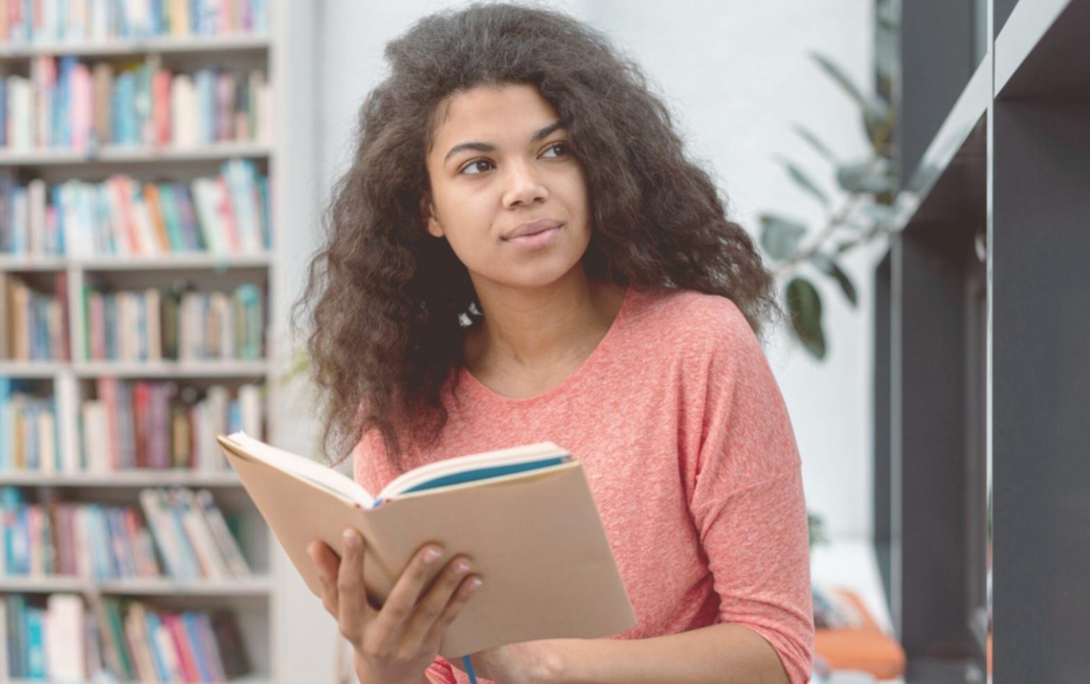 Equipo de blazechargehub trabajando en soluciones financieras